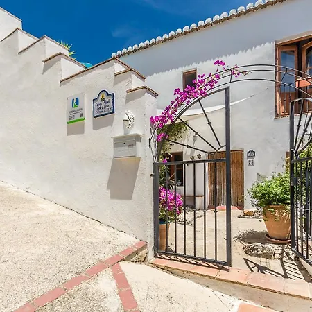 Casa Mundo - 16th Century Traditional White With Pool Holiday home *