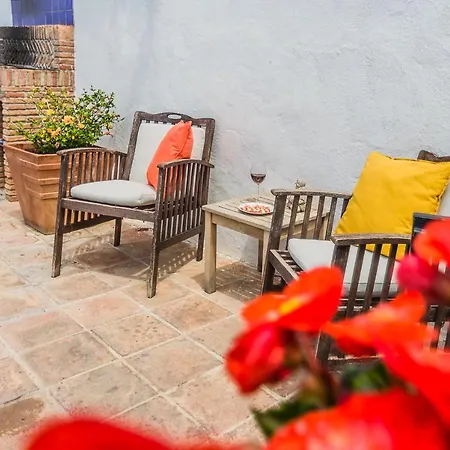 Holiday home Casa Mundo - 16th Century Traditional White With Pool *