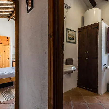 Casa Mundo - 16th Century Traditional White With Pool