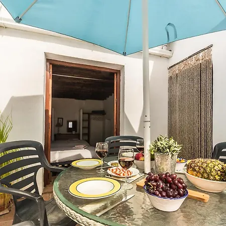 Casa Mundo - 16th Century Traditional White With Pool * Pinos del Valle