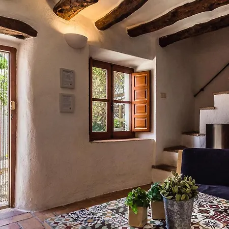 Holiday home Casa Mundo - 16th Century Traditional White With Pool *