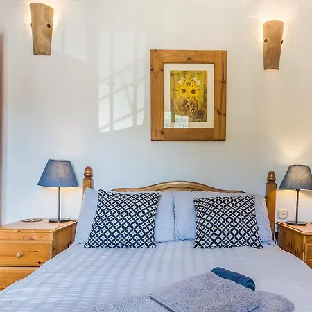 Holiday home Casa Mundo - 16th Century Traditional White With Pool